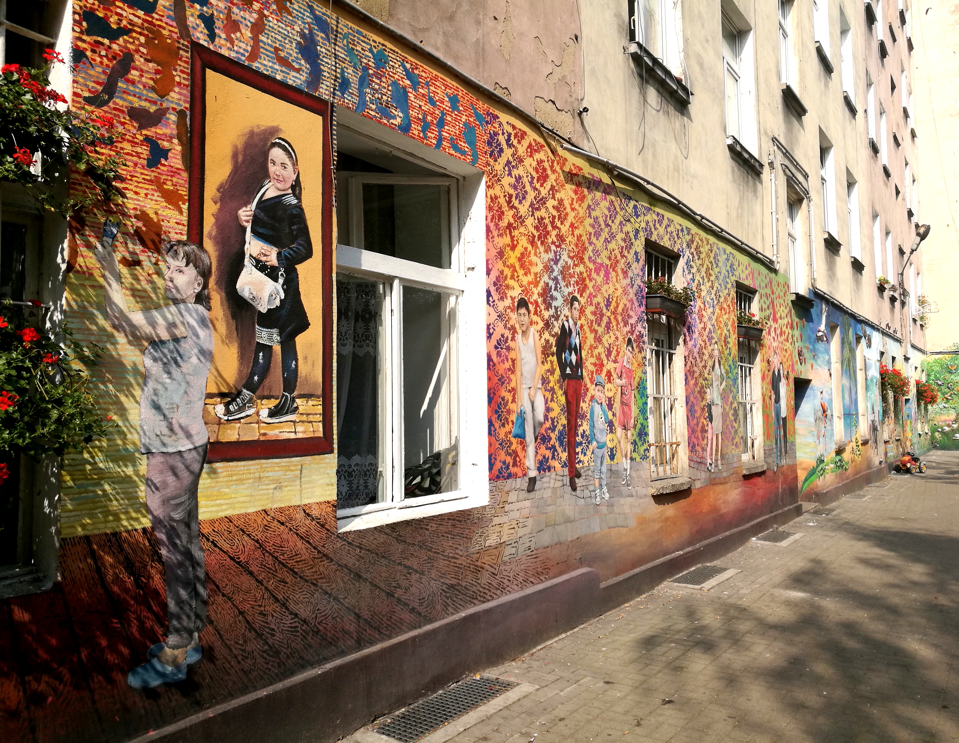kolorowe podwórka przy Roosevelta we Wrocławiu